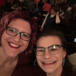 Meet your Posher, Hilary